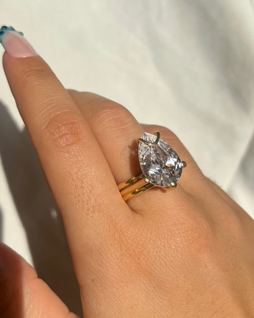 Anello Zircone Goccia