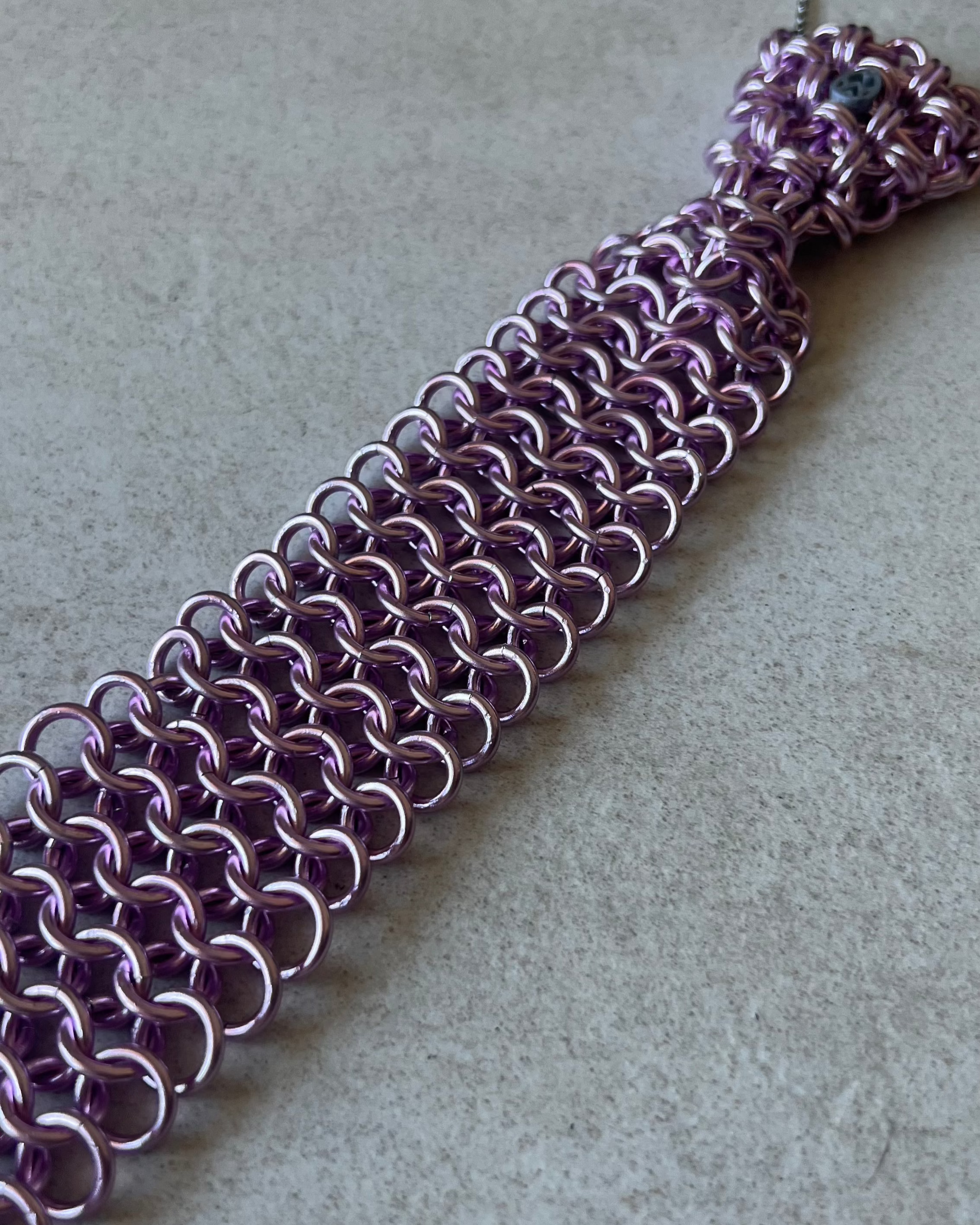 Metal tie