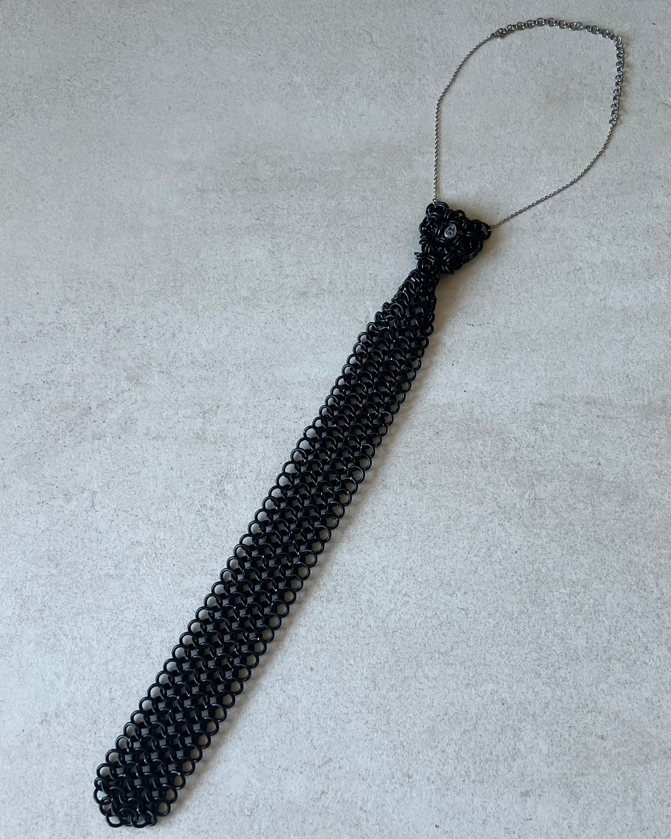 Metal tie